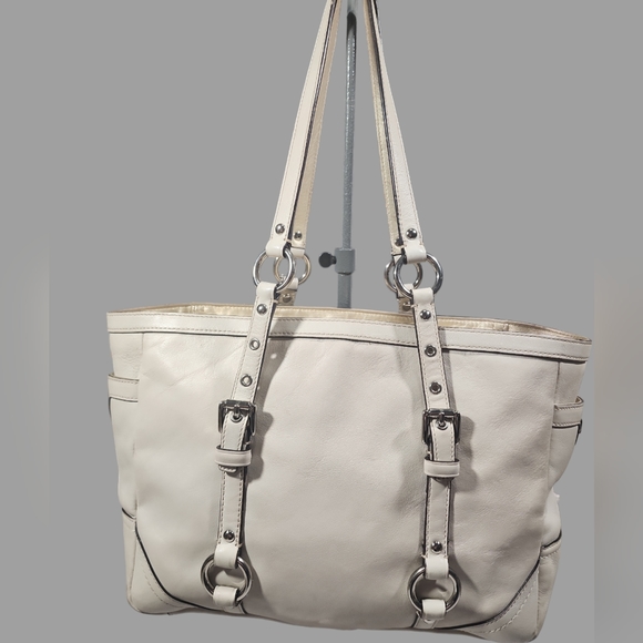 Coach F12343 Beige And Gold Leather Shoulder Tote Bag - Picture 2 of 16